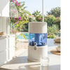 Aqualine waterfilter op aanrecht klaar voor vakantieperiode met schone behuizing